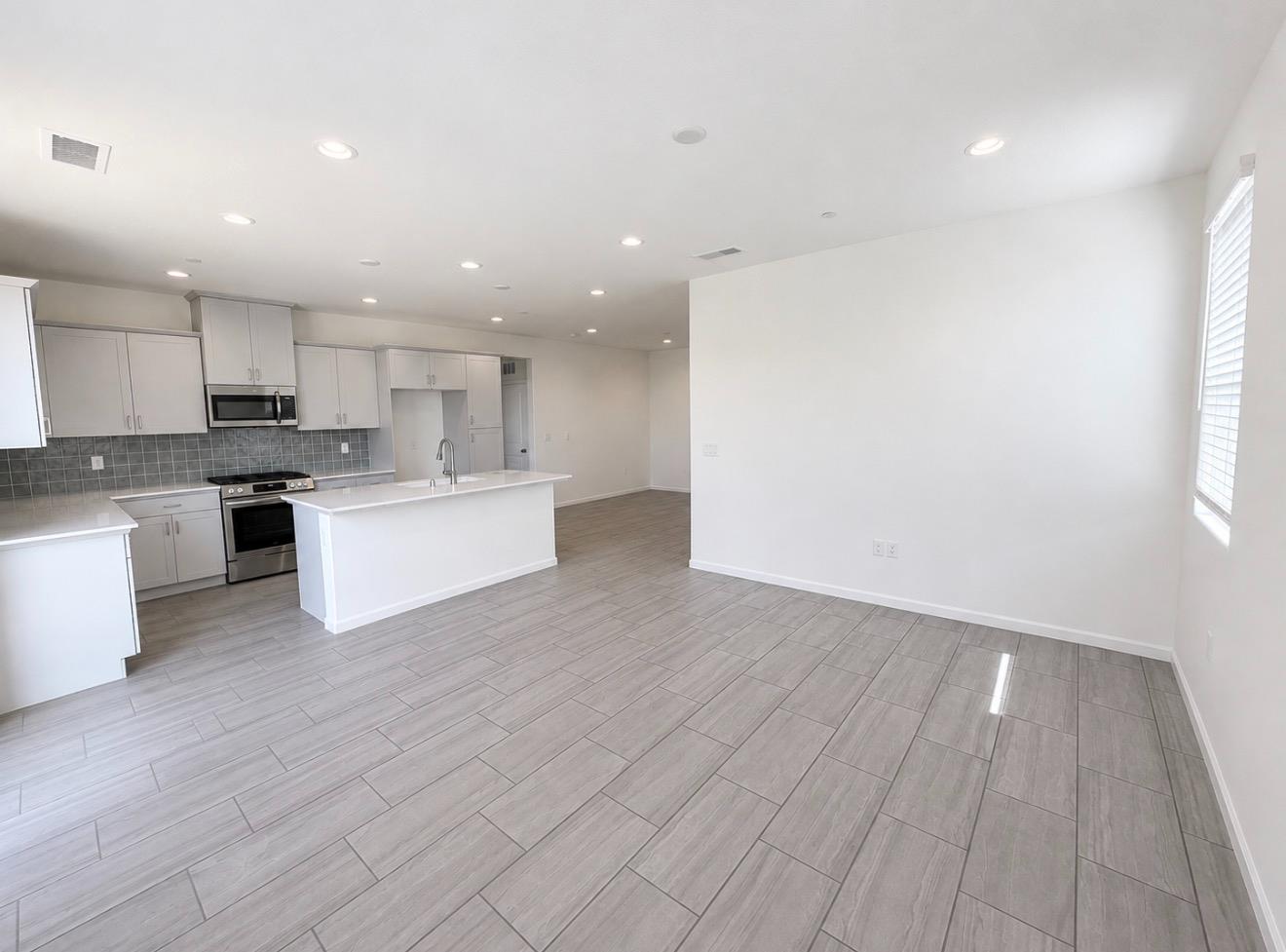780 Josephine Ave, Madera, CA 93636