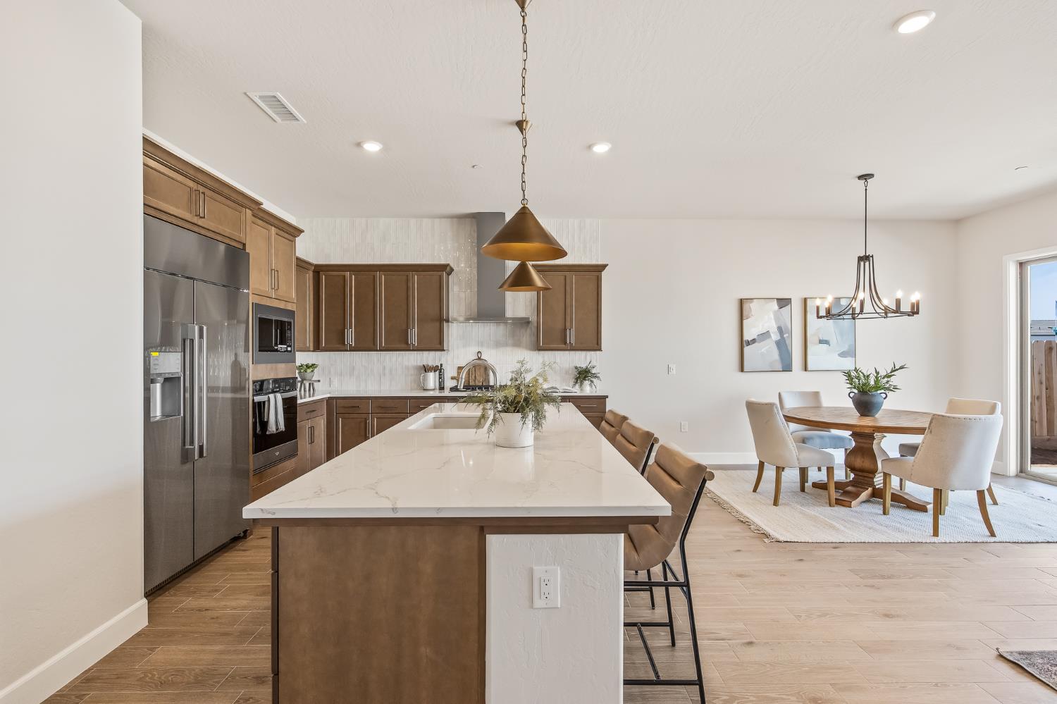 7210 W Ashcroft Ave, Fresno, CA 93723