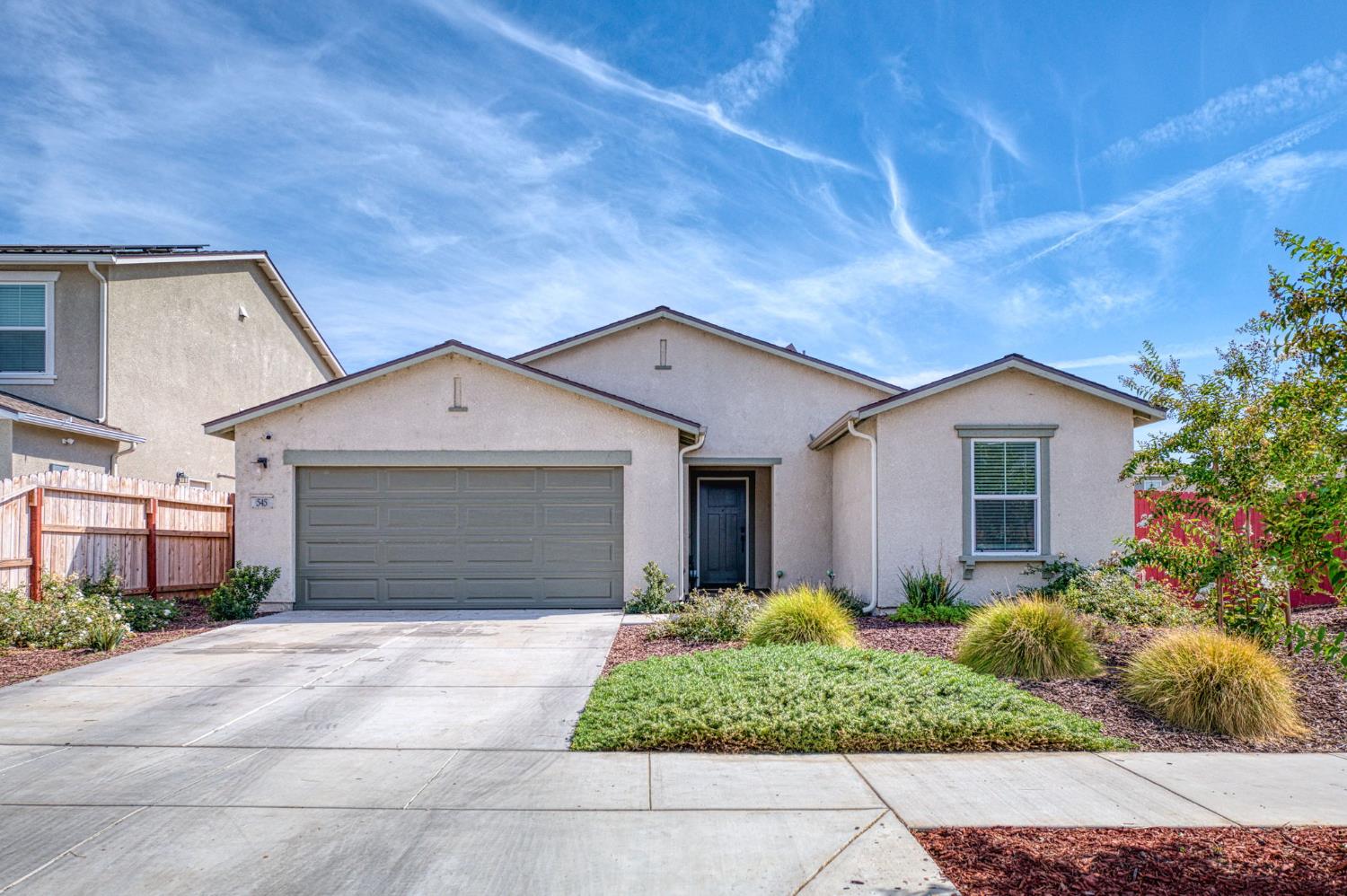545 W Bravo Ave, Woodlake, CA 93286