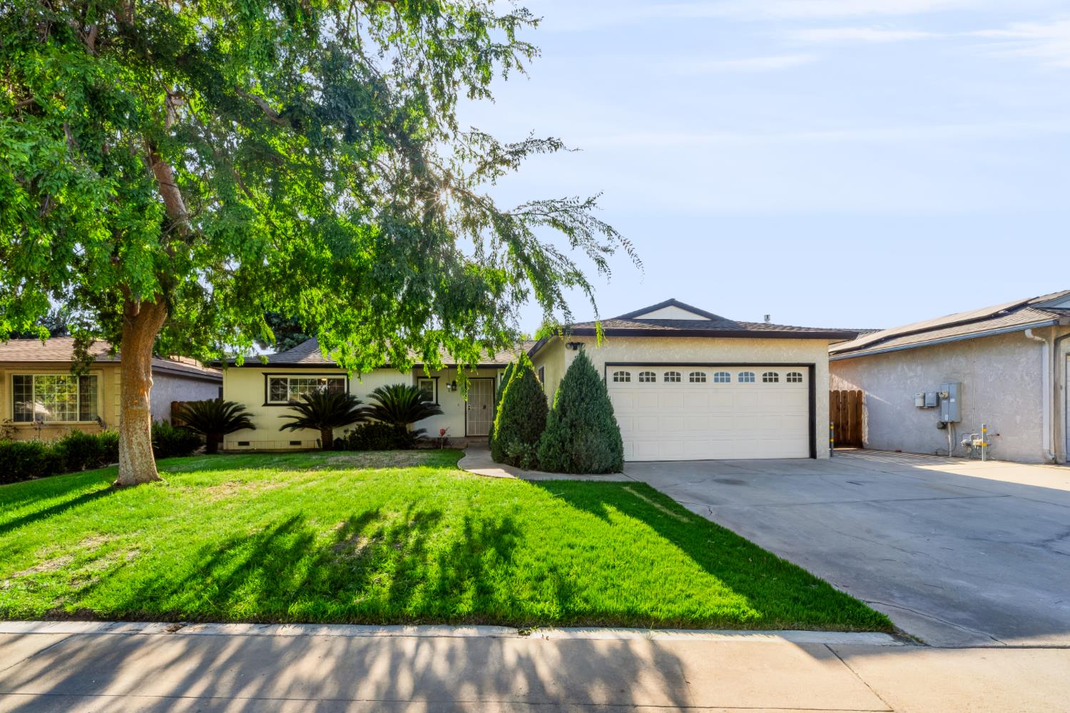 2386 Stanford Ave, Clovis, CA 93611