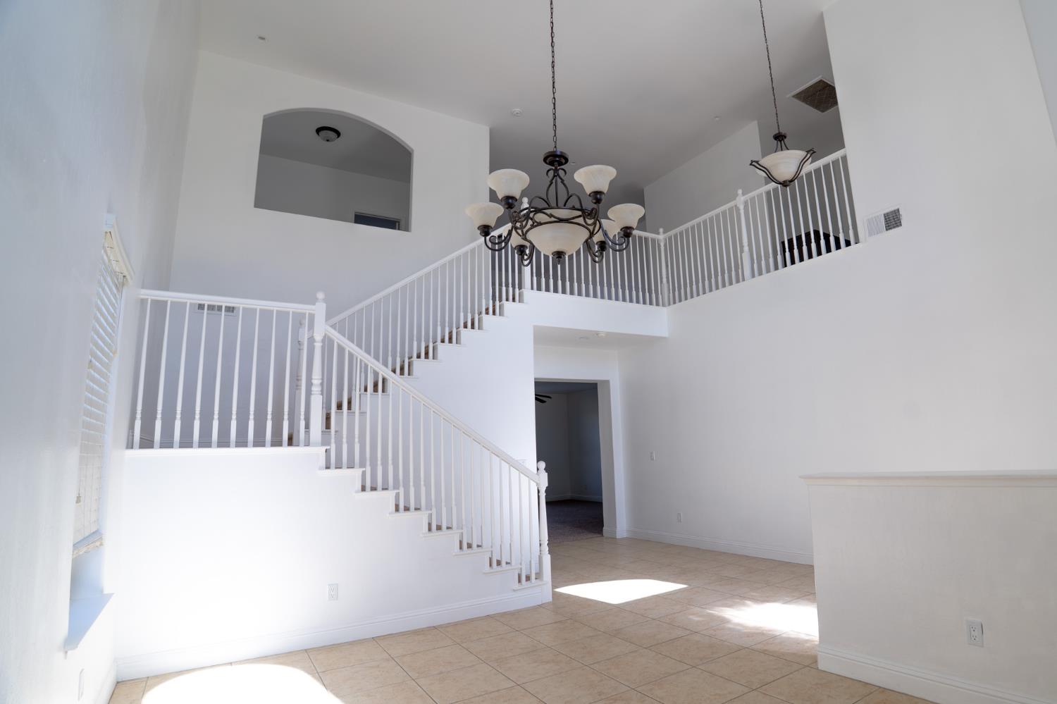 6120 N La Paz Ave, Fresno, CA 93723