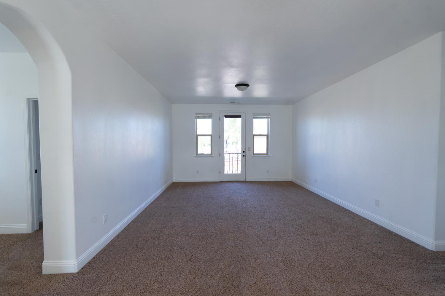 6120 N La Paz Ave, Fresno, CA 93723