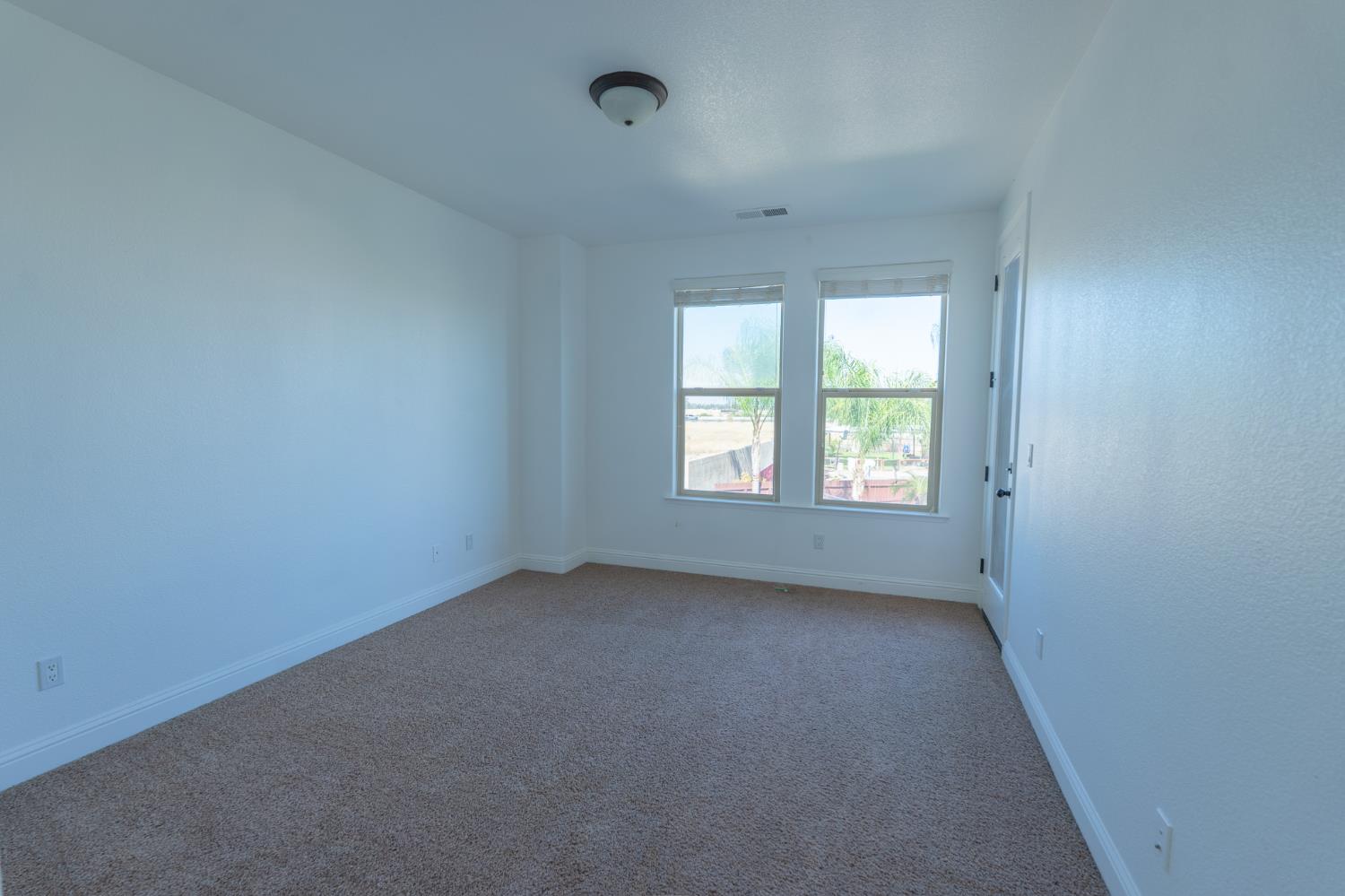 6120 N La Paz Ave, Fresno, CA 93723