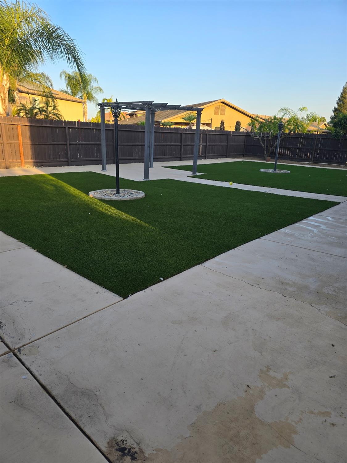 6120 N La Paz Ave, Fresno, CA 93723