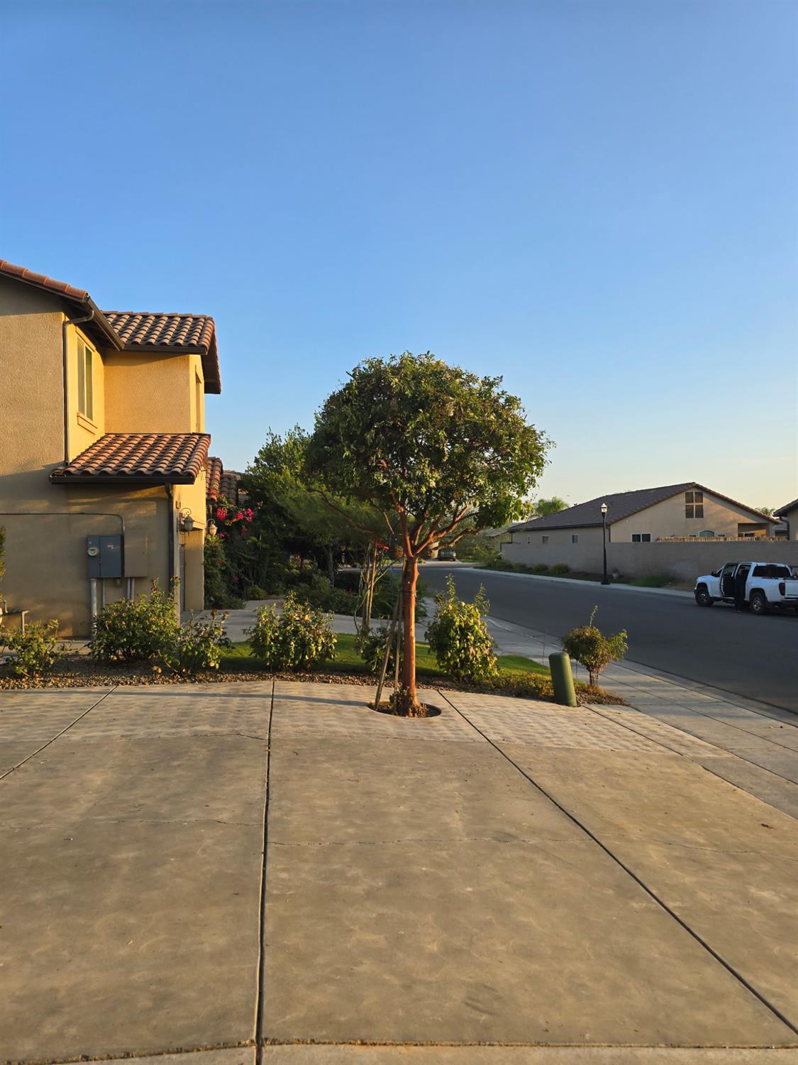 6120 N La Paz Ave, Fresno, CA 93723
