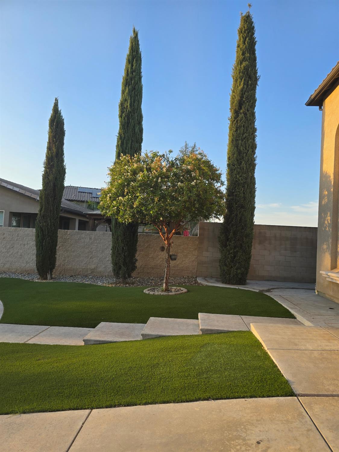 6120 N La Paz Ave, Fresno, CA 93723