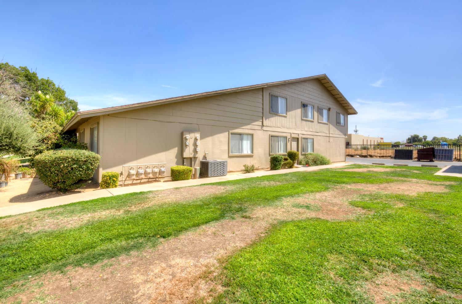 808 Green Way, Madera, CA 93638