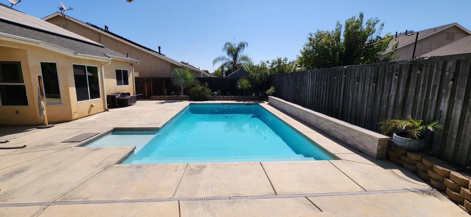 6617 E Lowe Ave, Fresno, CA 93727