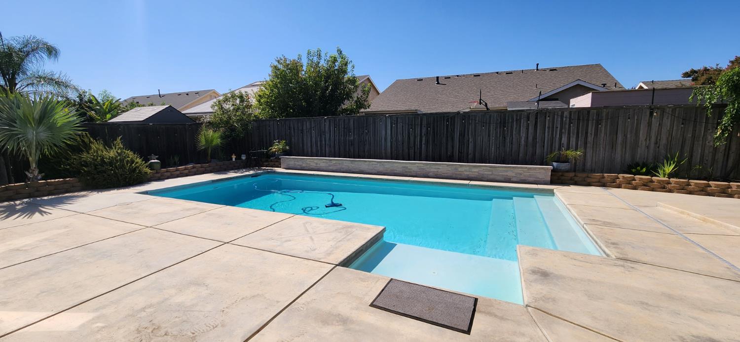 6617 E Lowe Ave, Fresno, CA 93727