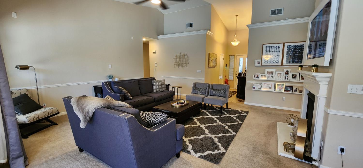 6617 E Lowe Ave, Fresno, CA 93727