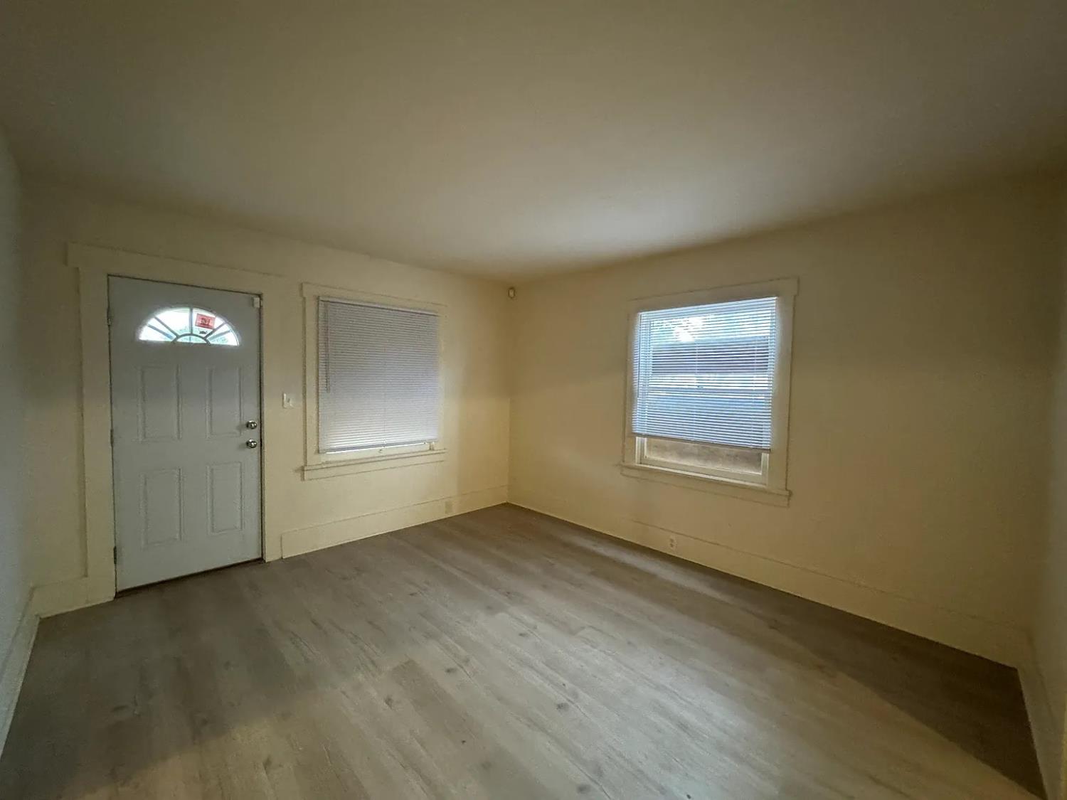 1003 E Cortland Ave, Fresno, CA 93704