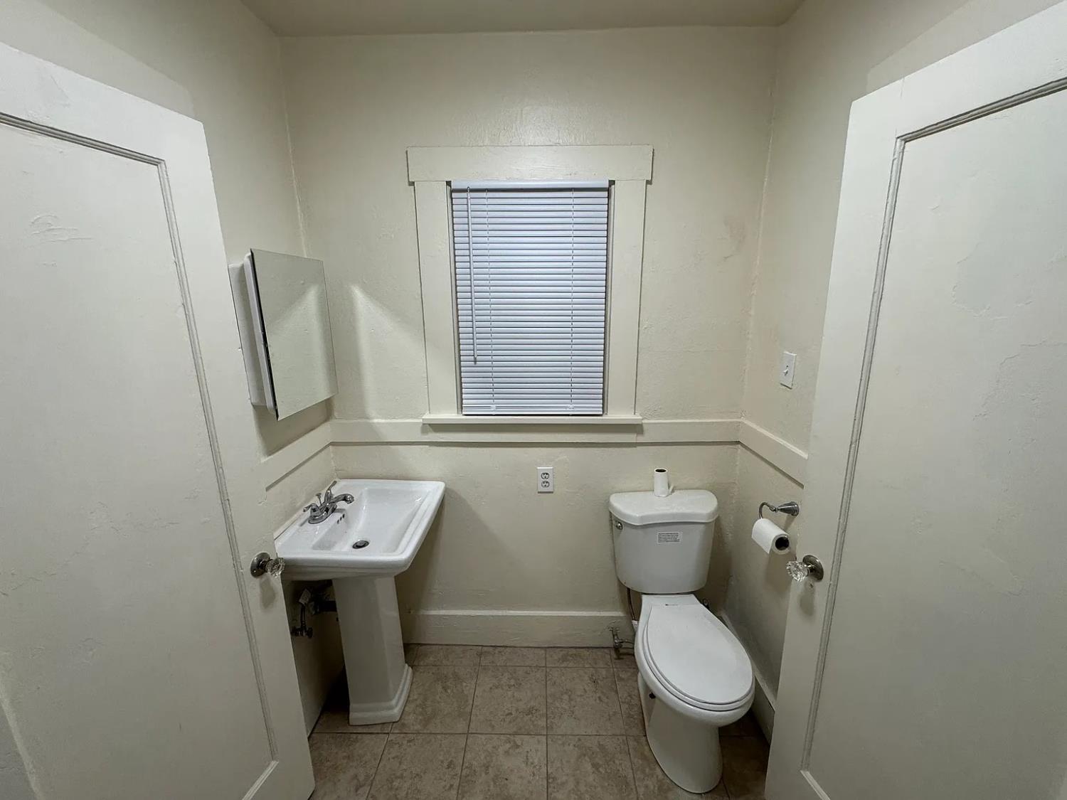 1003 E Cortland Ave, Fresno, CA 93704