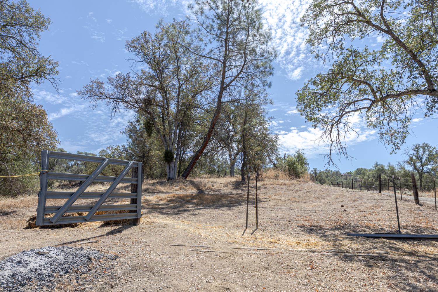 33856 Rivercrest Rd N, Coarsegold, CA 93614