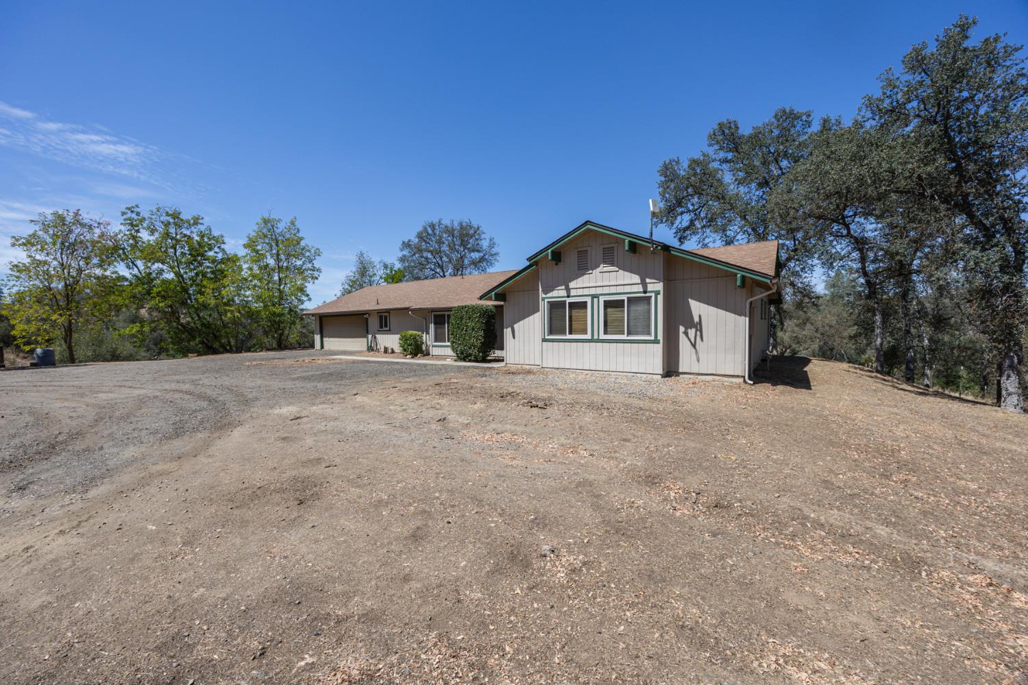 33856 Rivercrest Rd N, Coarsegold, CA 93614