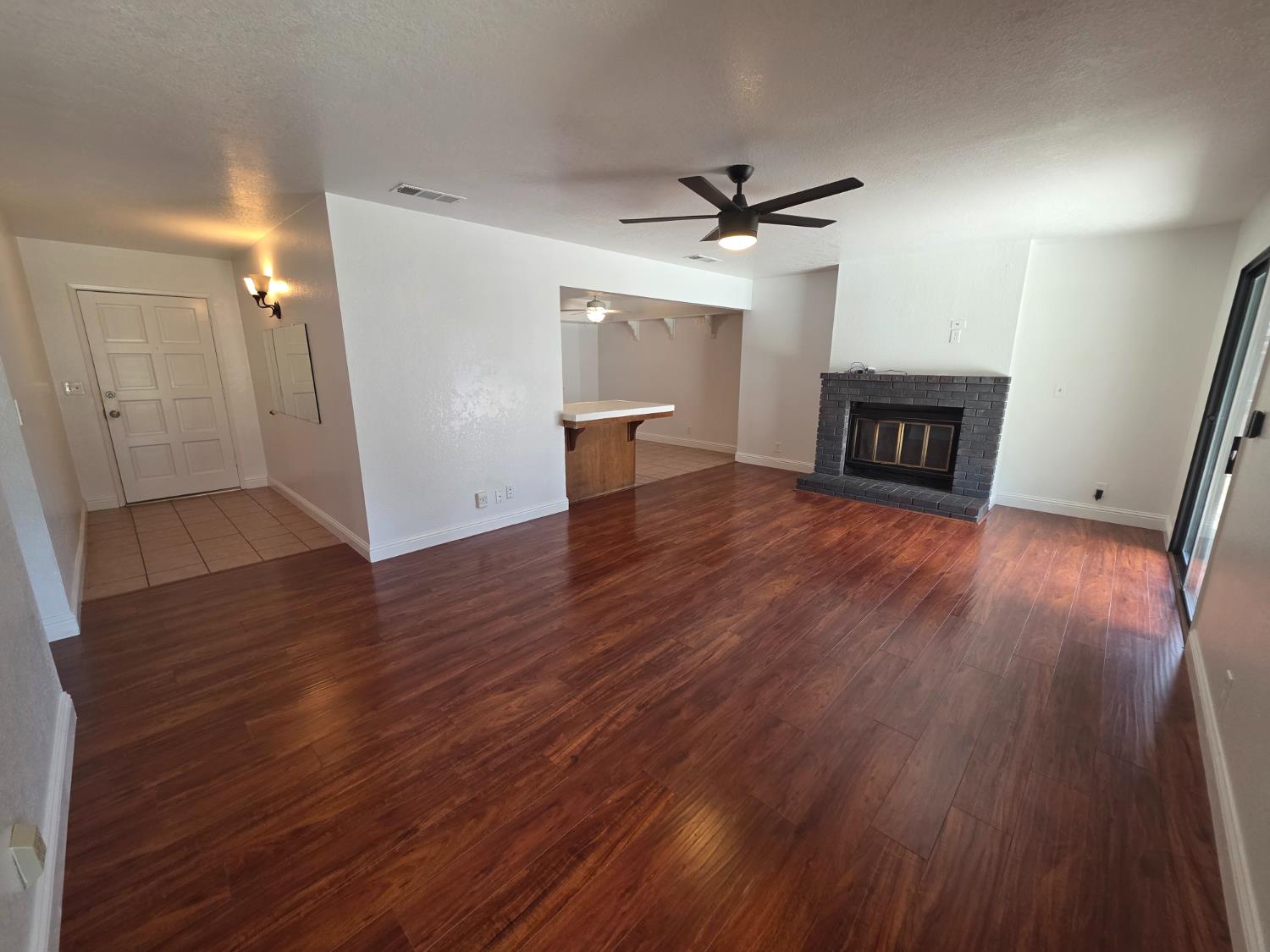 364 N Sunnyside Ave, Fresno, CA 93727