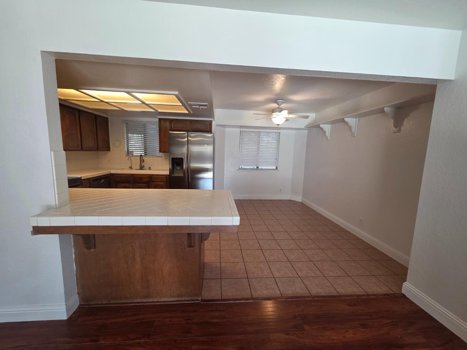 364 N Sunnyside Ave, Fresno, CA 93727