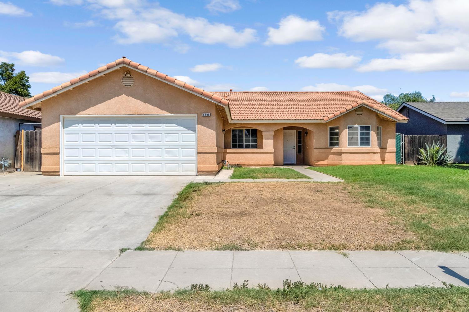 5798 W Acacia Ave, Fresno, CA 93722