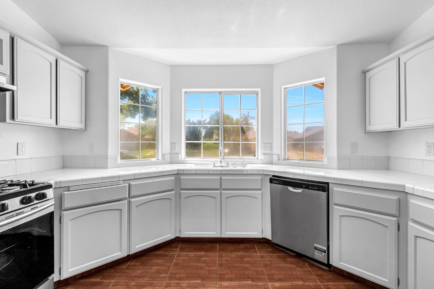 5798 W Acacia Ave, Fresno, CA 93722