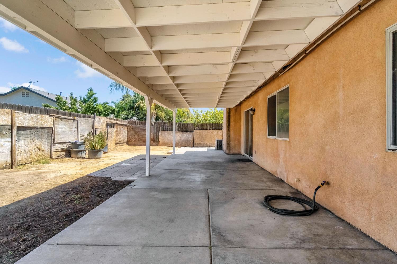 5798 W Acacia Ave, Fresno, CA 93722