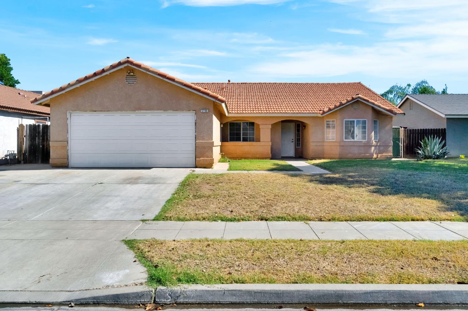 5798 W Acacia Ave, Fresno, CA 93722