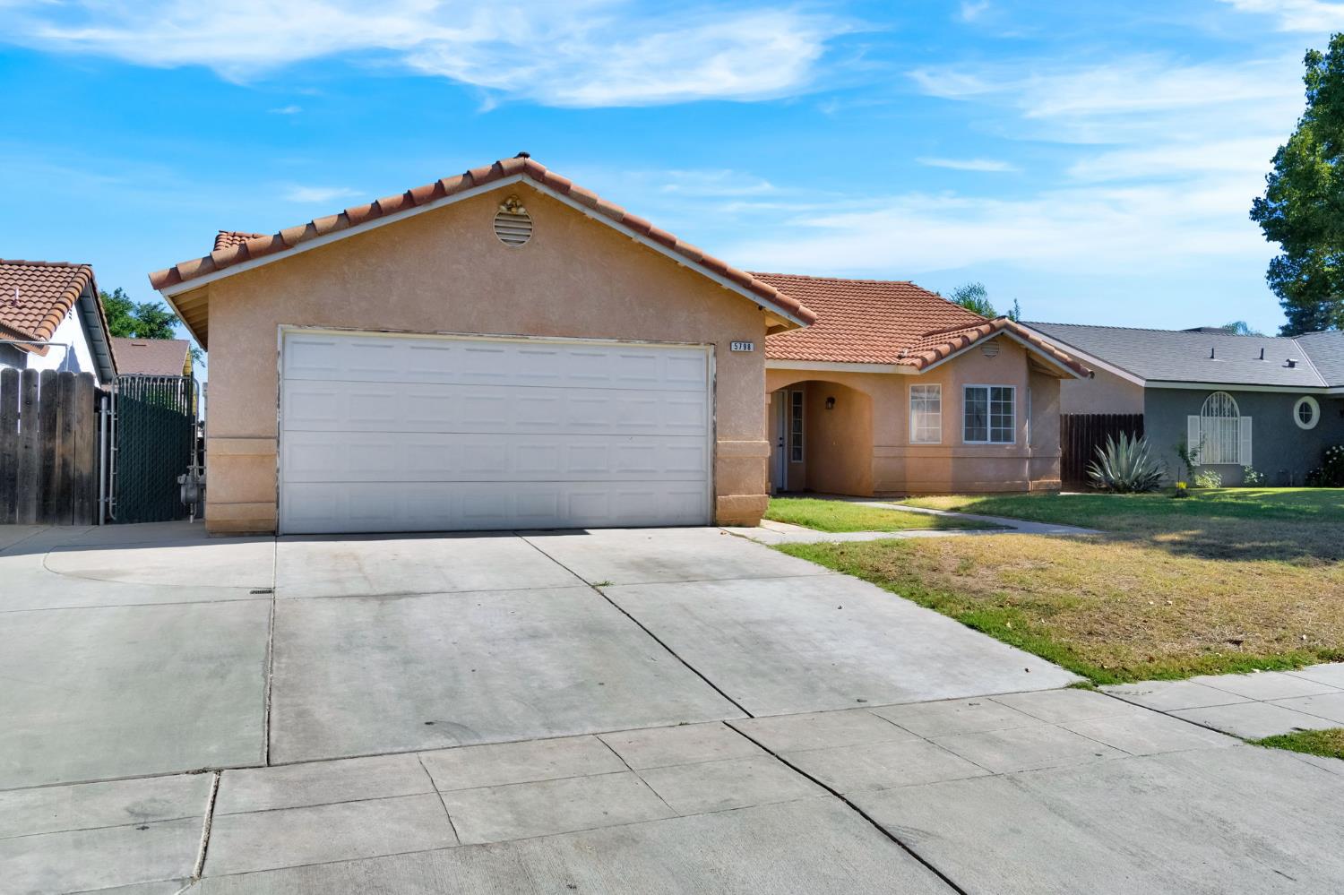 5798 W Acacia Ave, Fresno, CA 93722