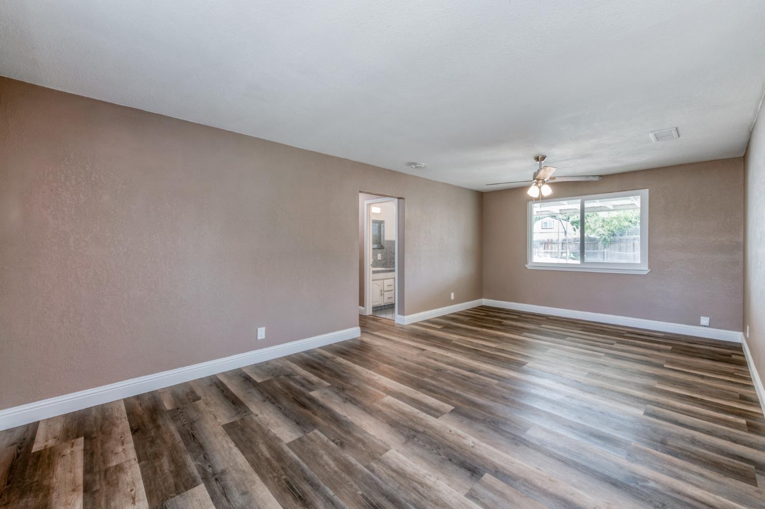 4516 N Anna St, Fresno, CA 93726