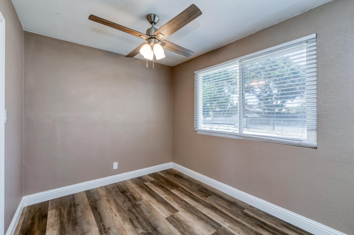 4516 N Anna St, Fresno, CA 93726
