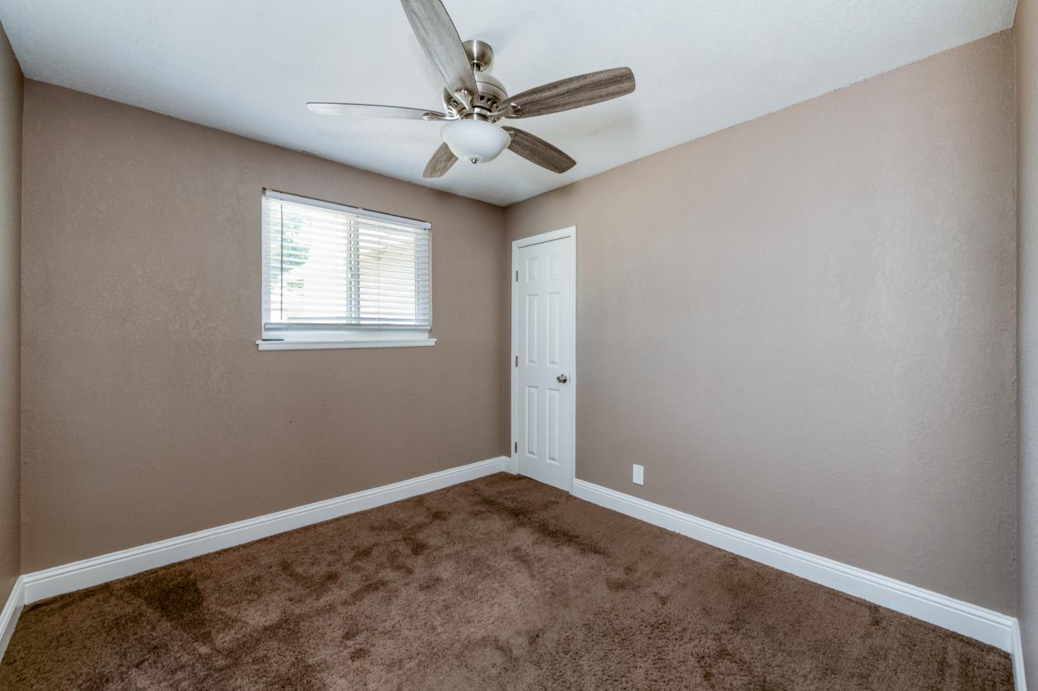4516 N Anna St, Fresno, CA 93726