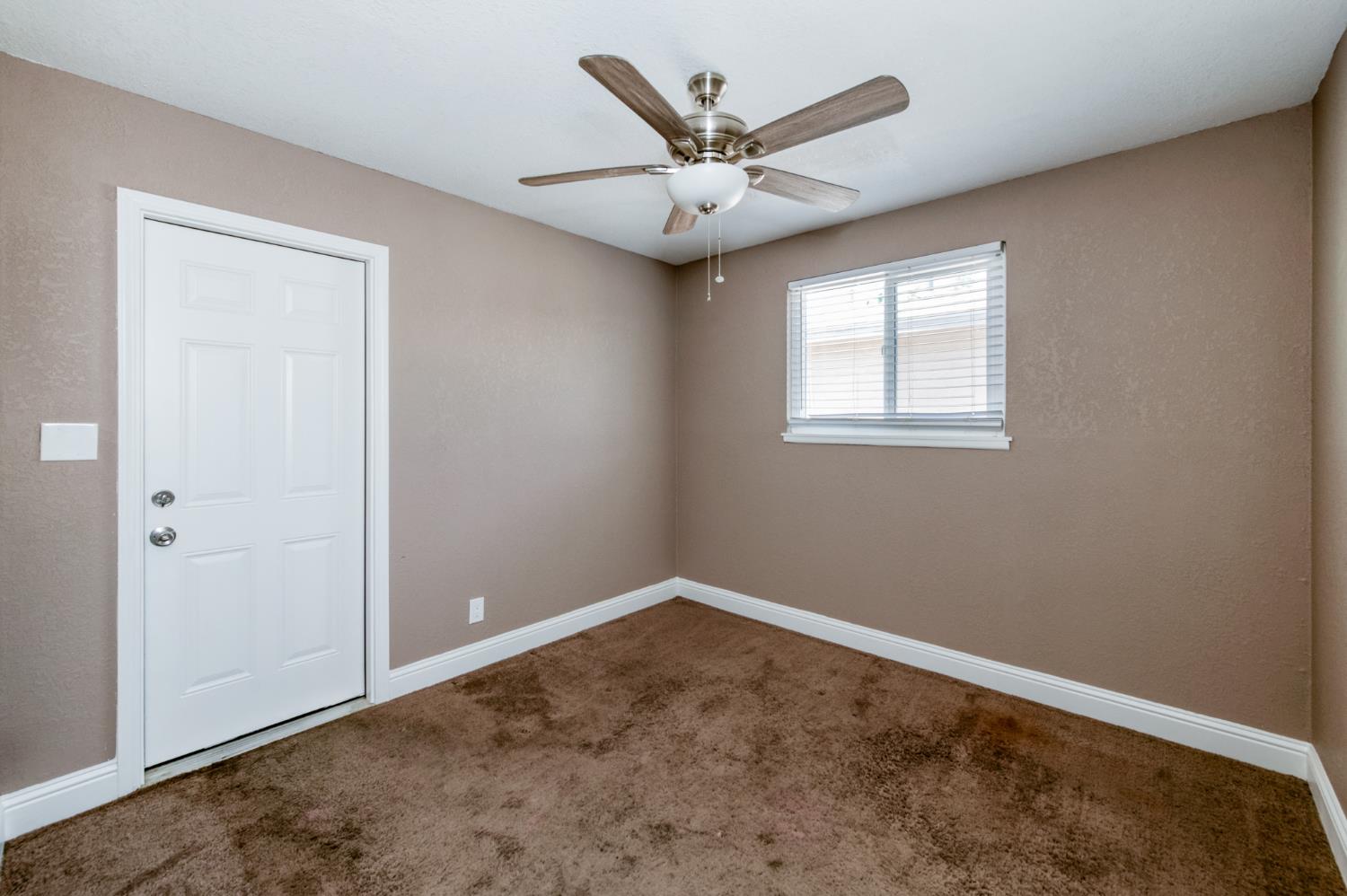 4516 N Anna St, Fresno, CA 93726