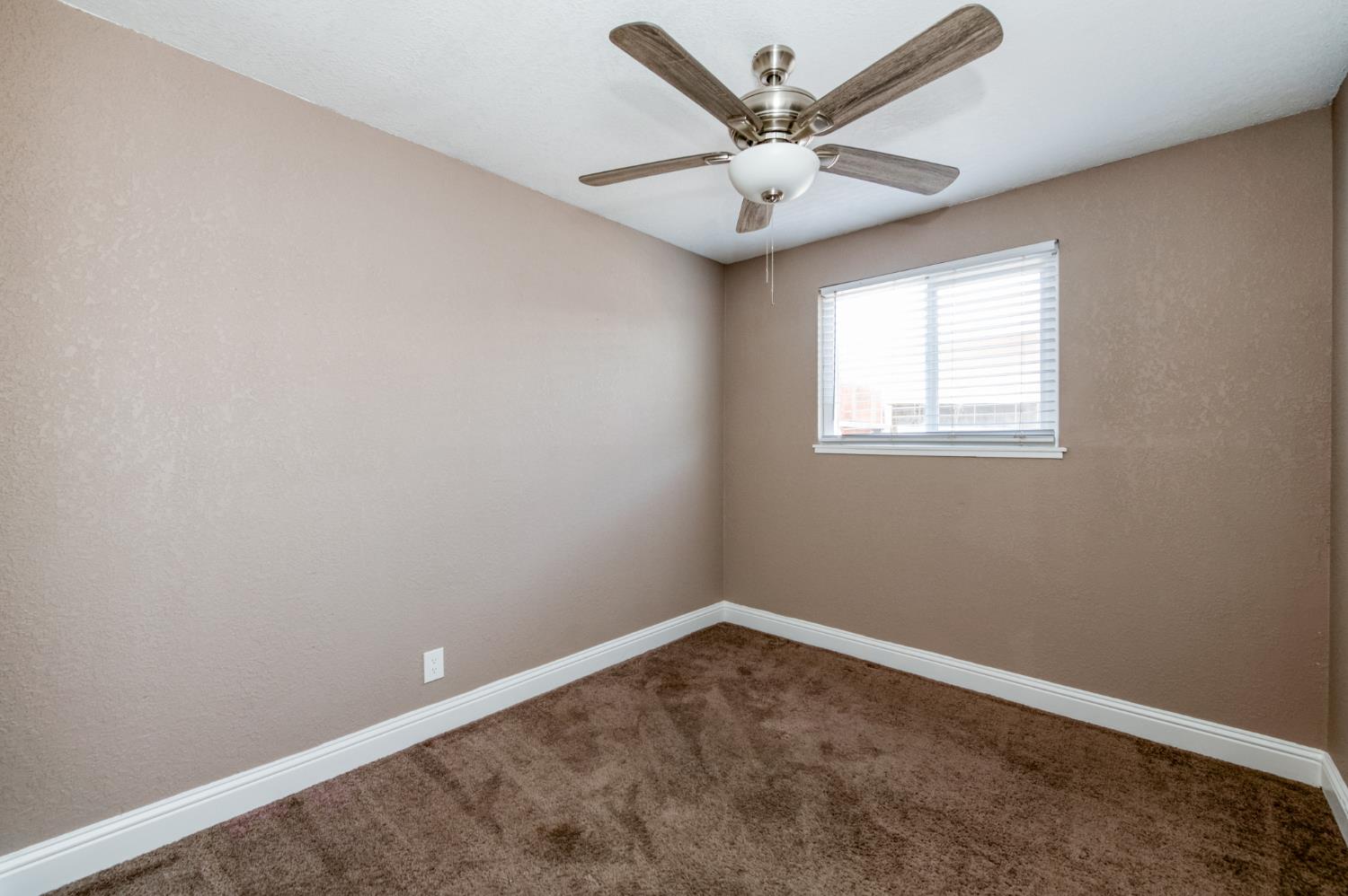 4516 N Anna St, Fresno, CA 93726