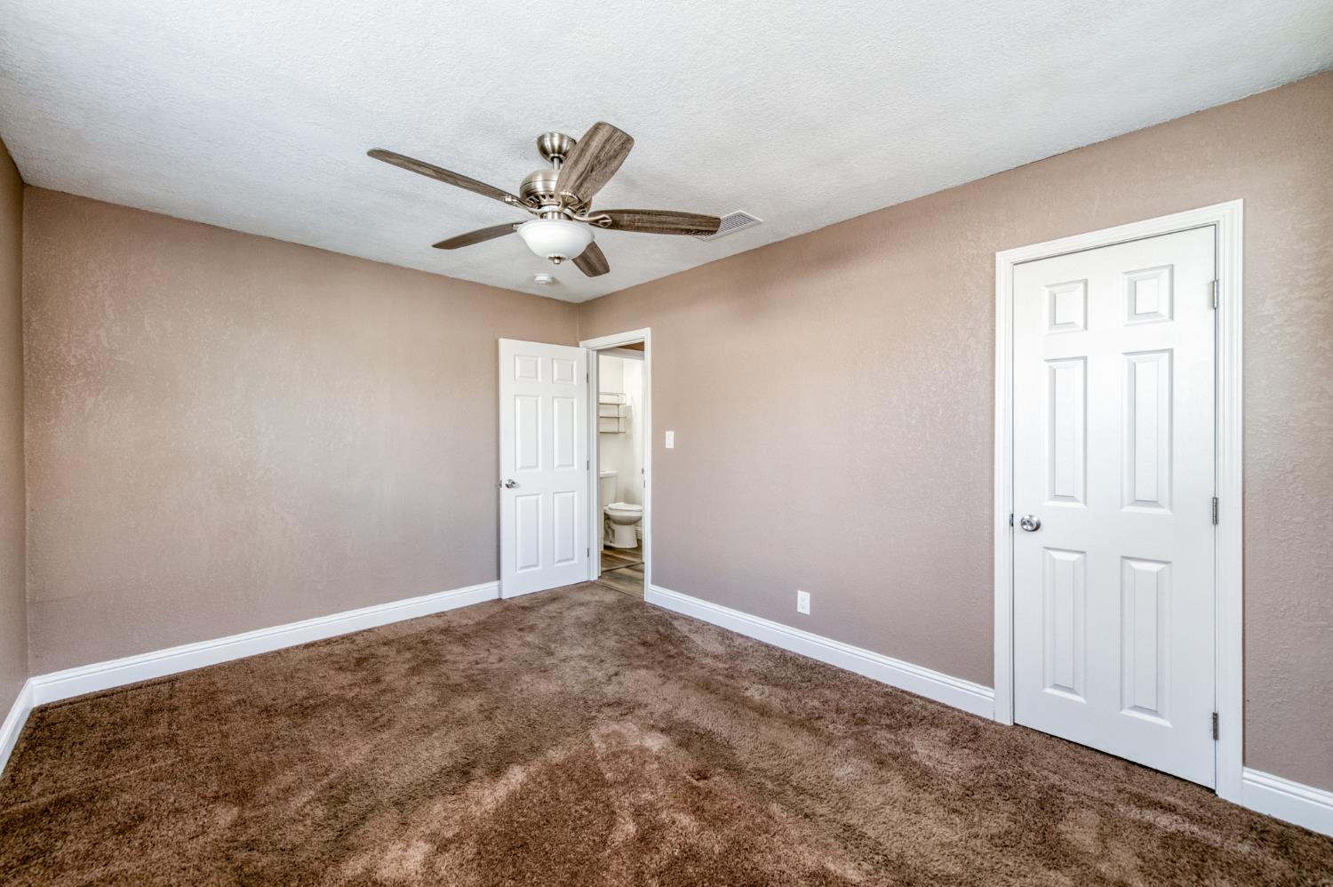 4516 N Anna St, Fresno, CA 93726
