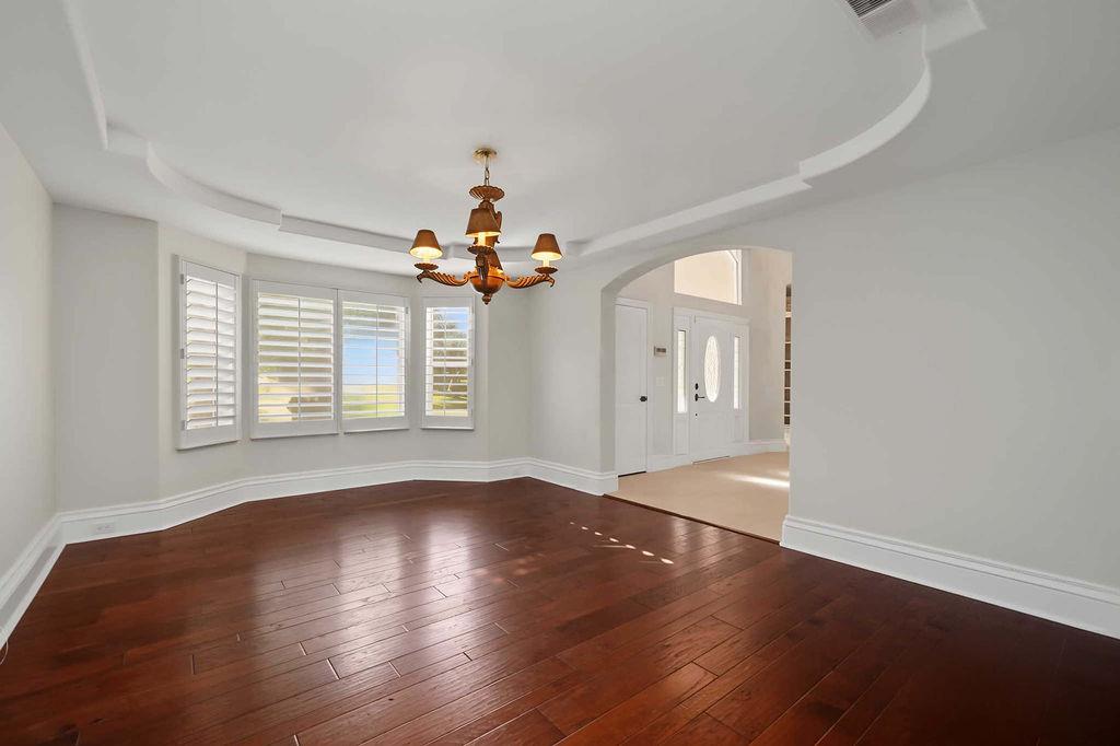 10111 N Spanish Bay Dr, Fresno, CA 93720