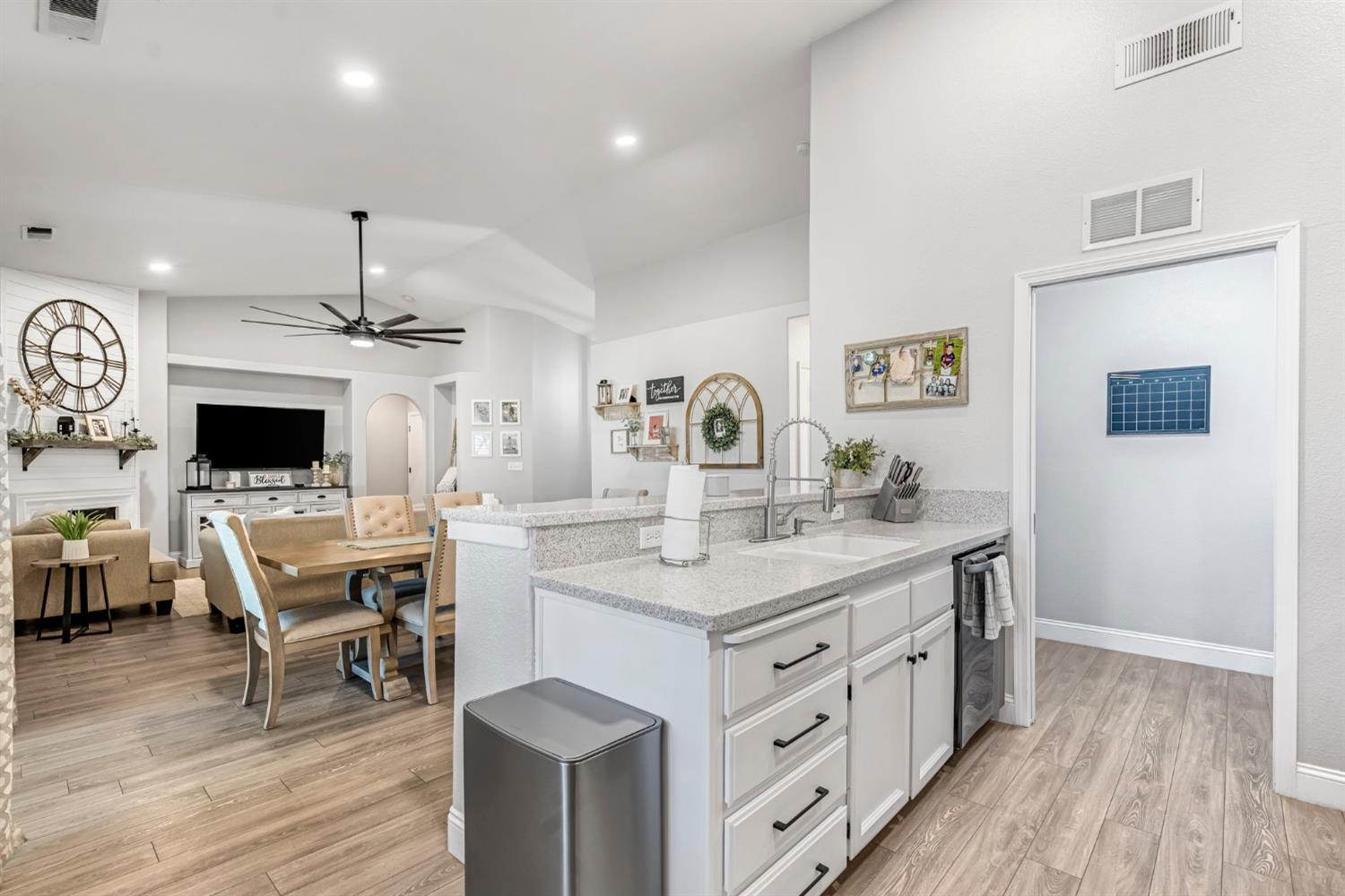 2936 Tarragon Ave, Hanford, CA 93230