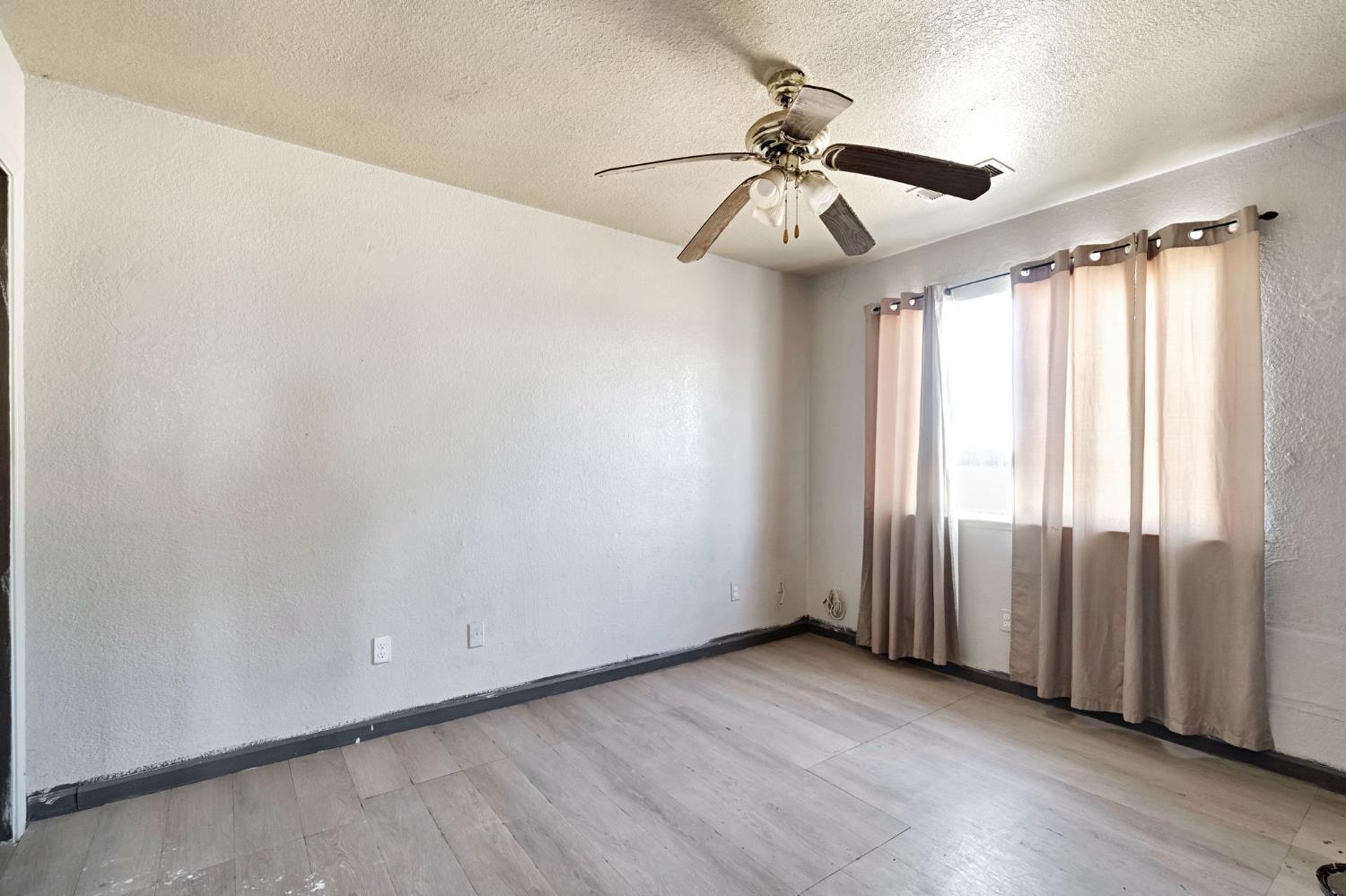 7741 24Th Ave, Lemoore, CA 93245