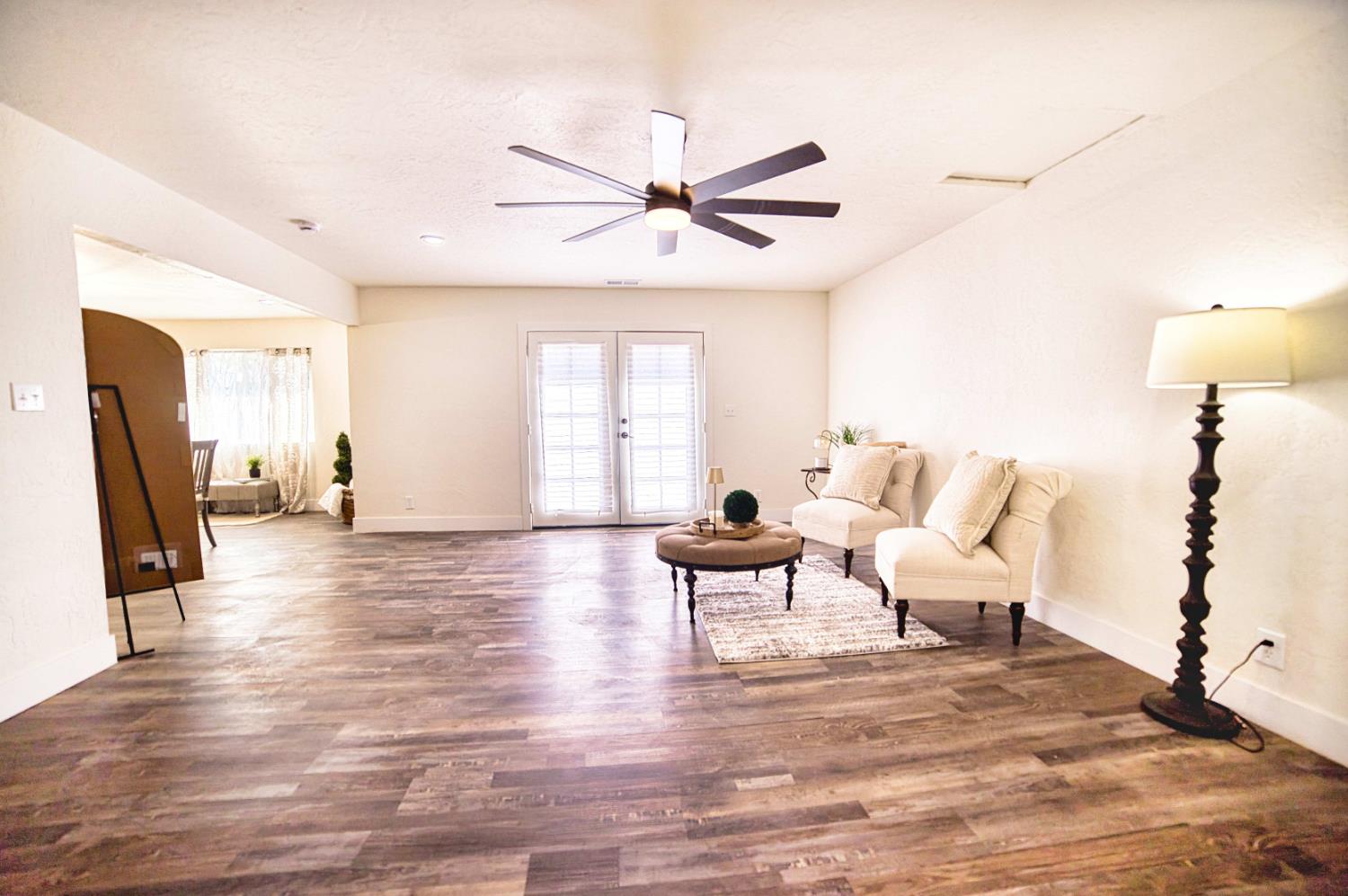 7281 N College Ave, Pinedale, CA 93650