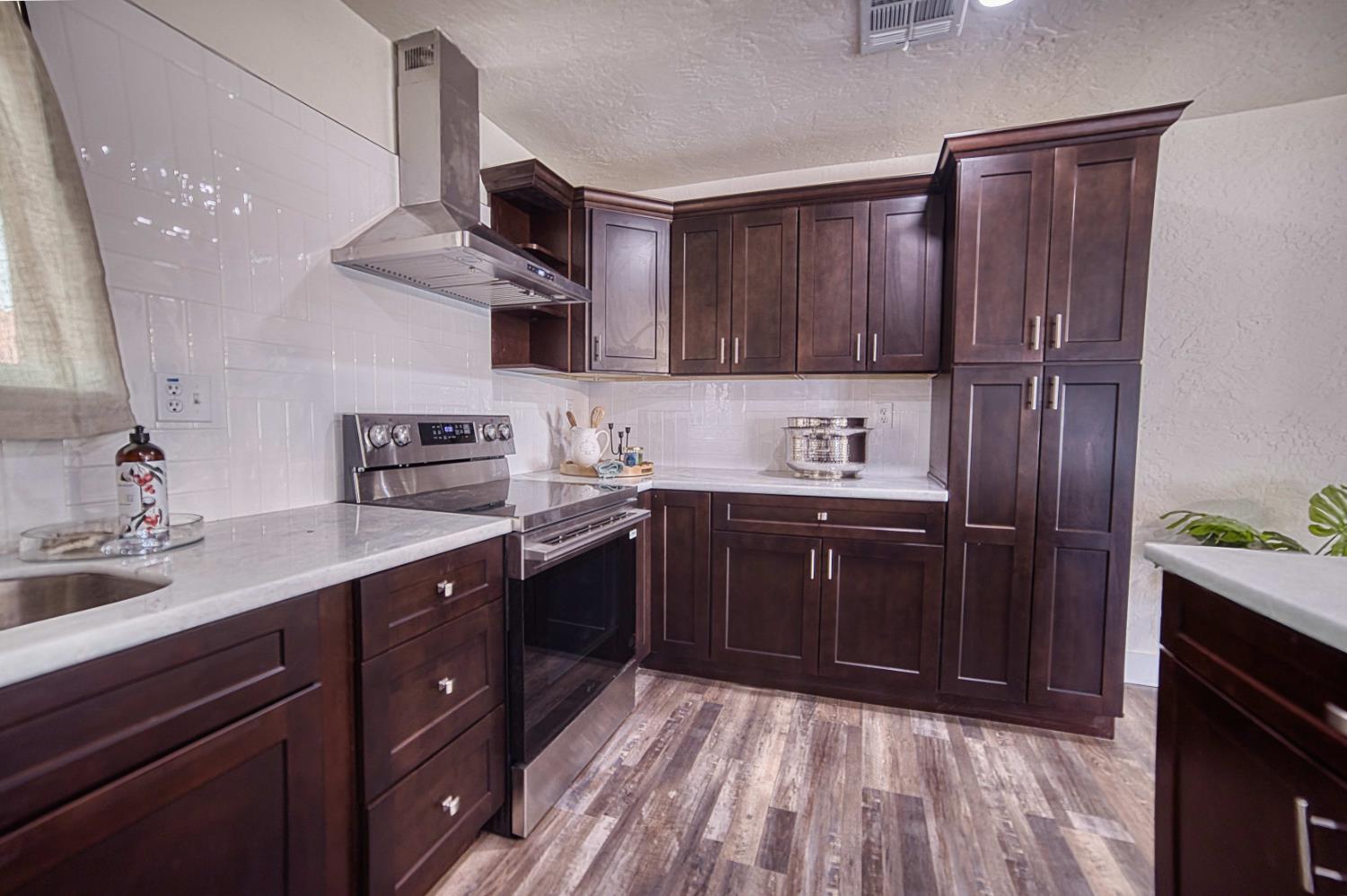 7281 N College Ave, Pinedale, CA 93650
