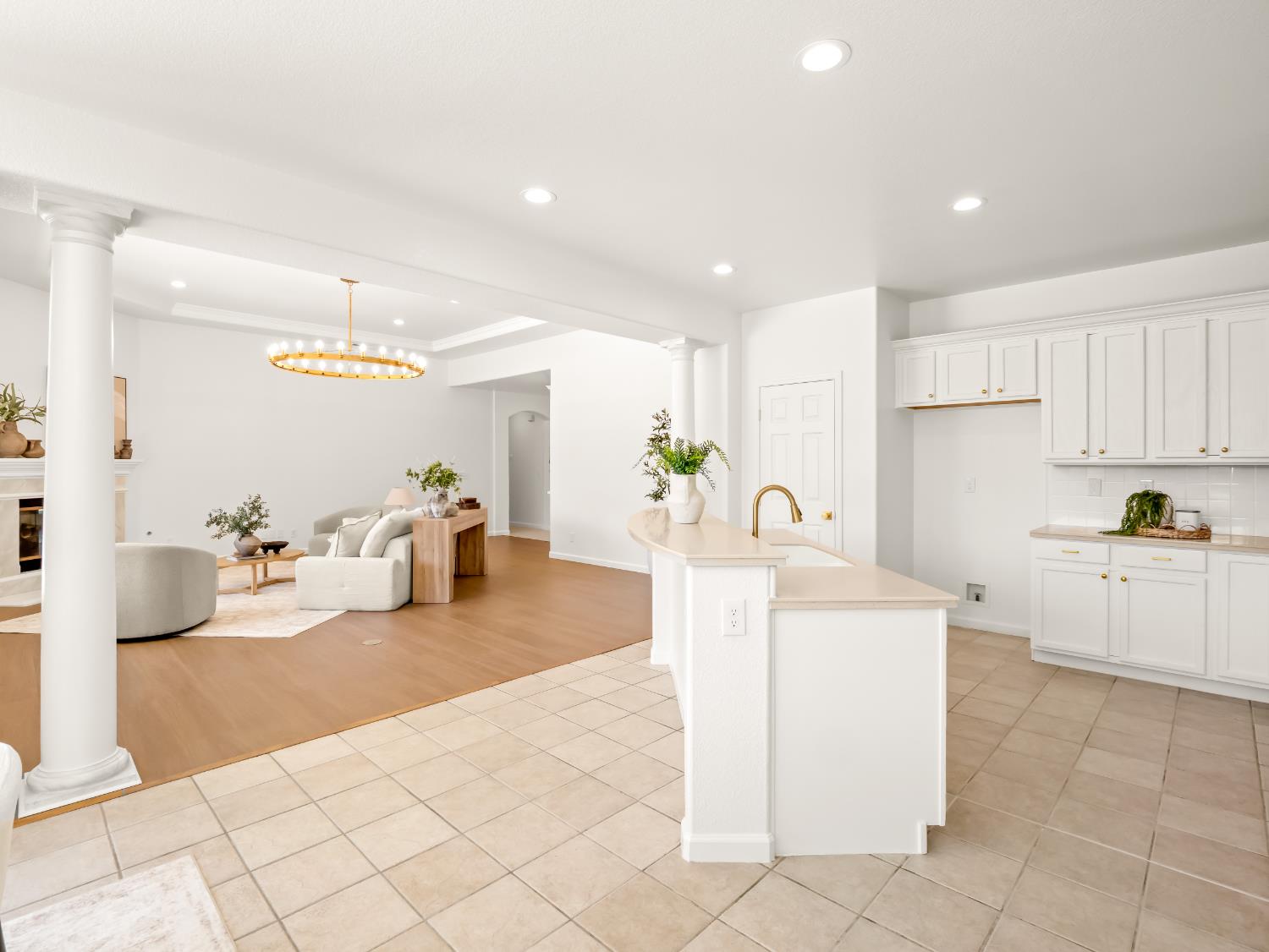 2711 E Shea Dr, Fresno, CA 93720