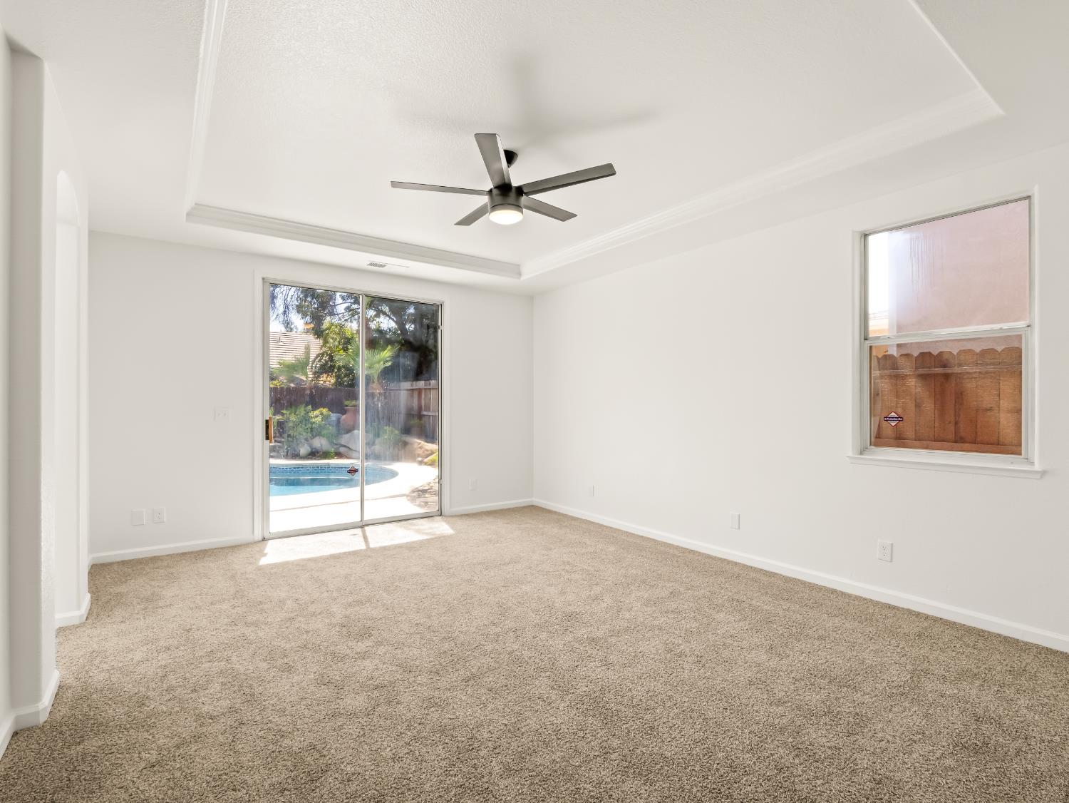 2711 E Shea Dr, Fresno, CA 93720