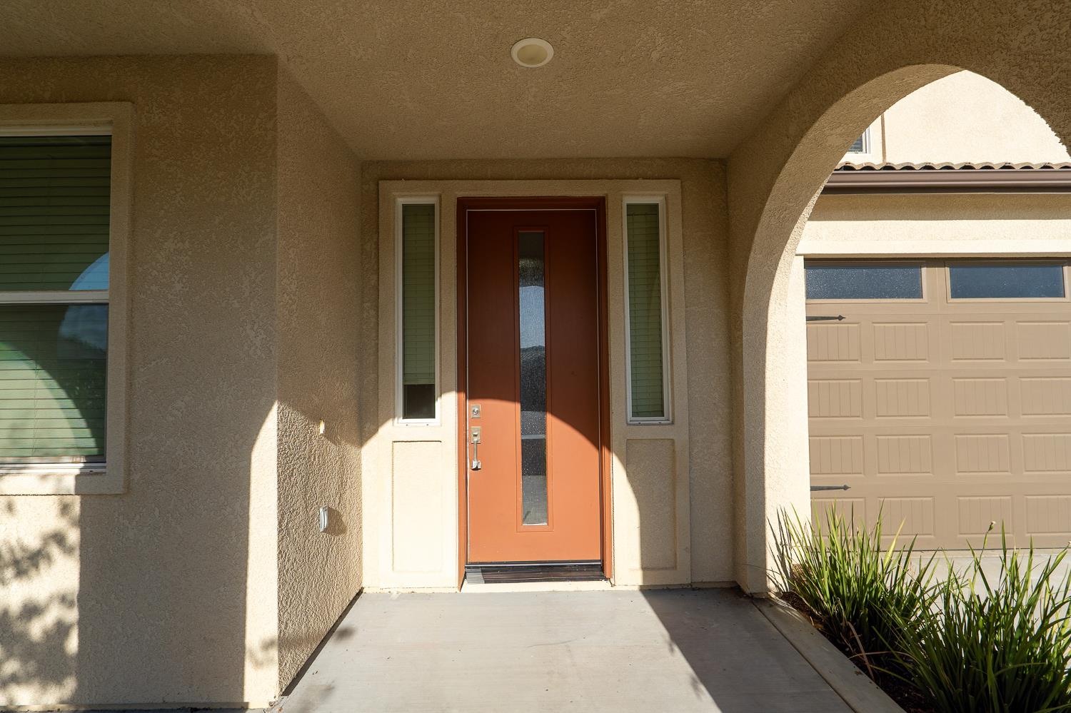 3335 Las Rosas Ave, Clovis, CA 93619