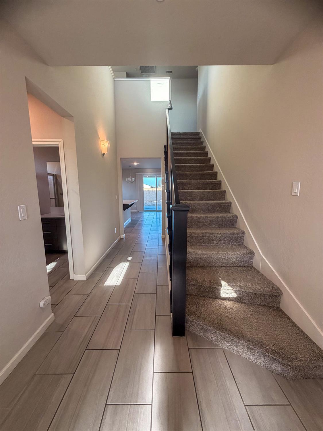 3335 Las Rosas Ave, Clovis, CA 93619