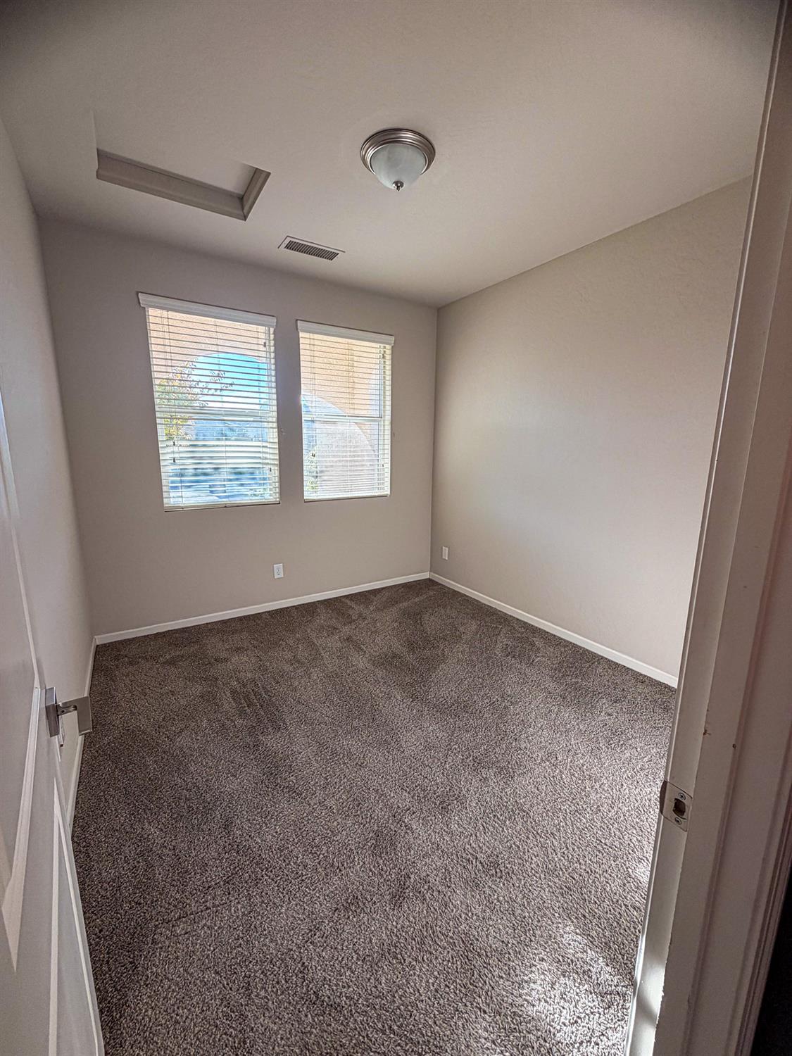 3335 Las Rosas Ave, Clovis, CA 93619
