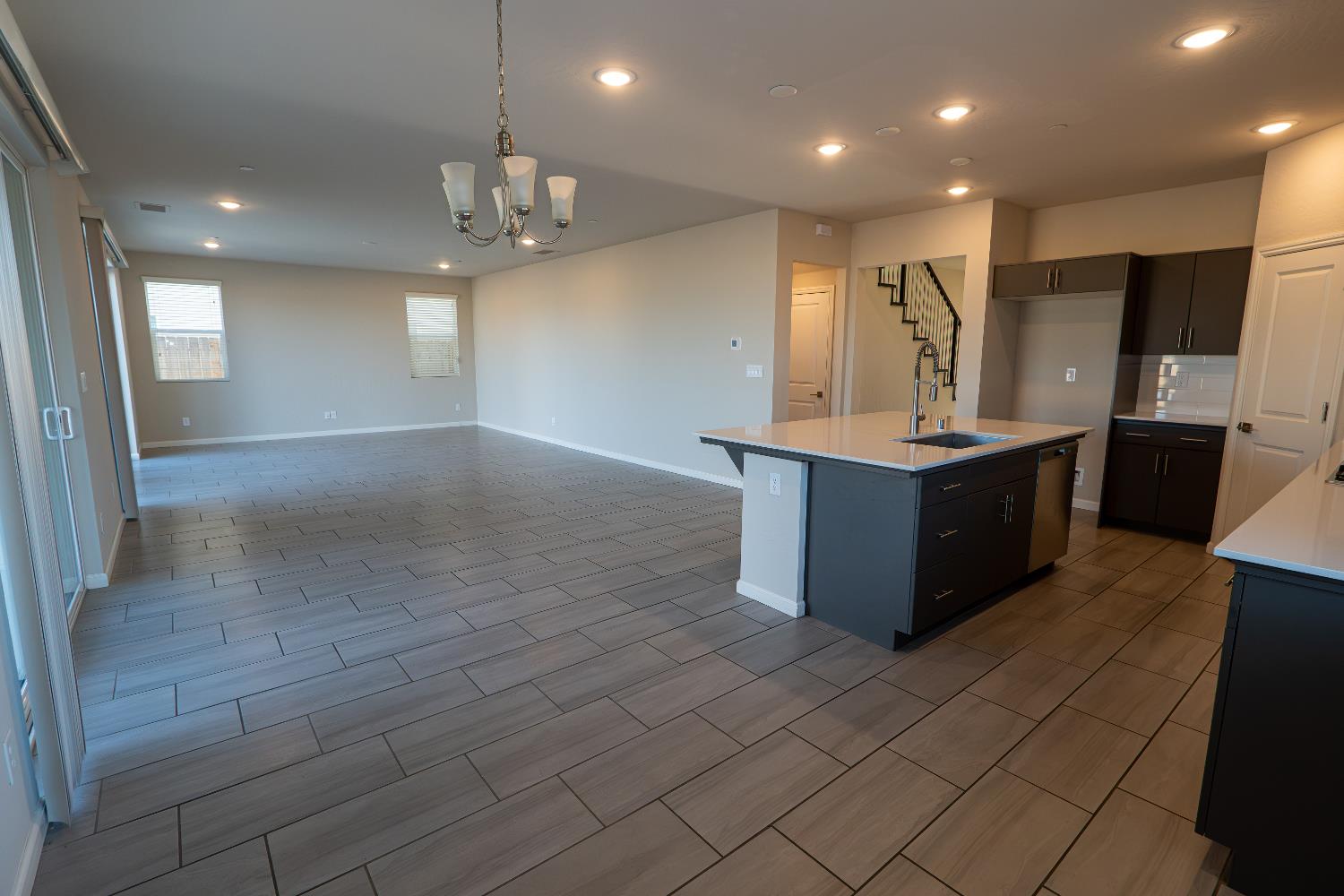 3335 Las Rosas Ave, Clovis, CA 93619
