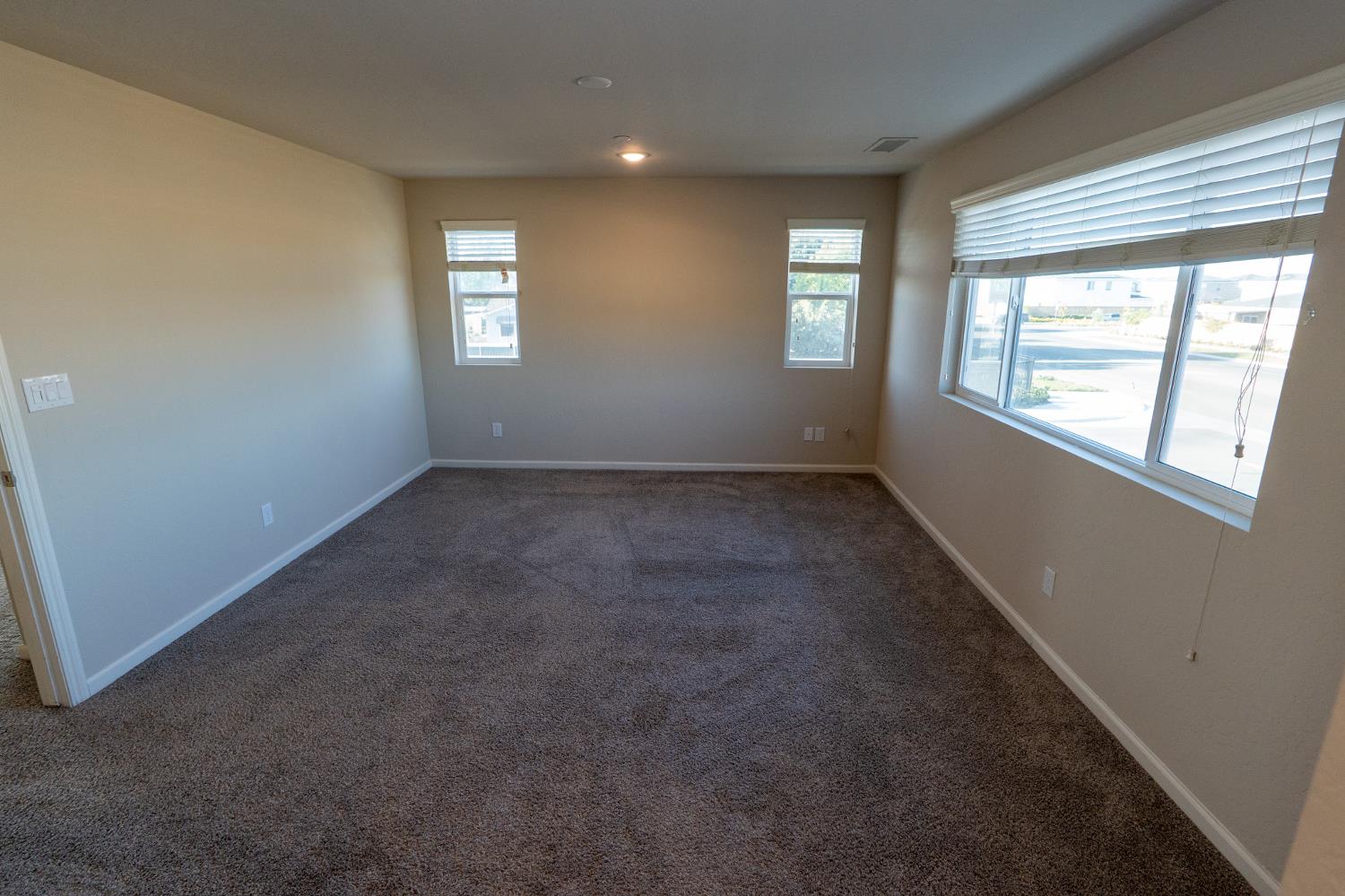 3335 Las Rosas Ave, Clovis, CA 93619