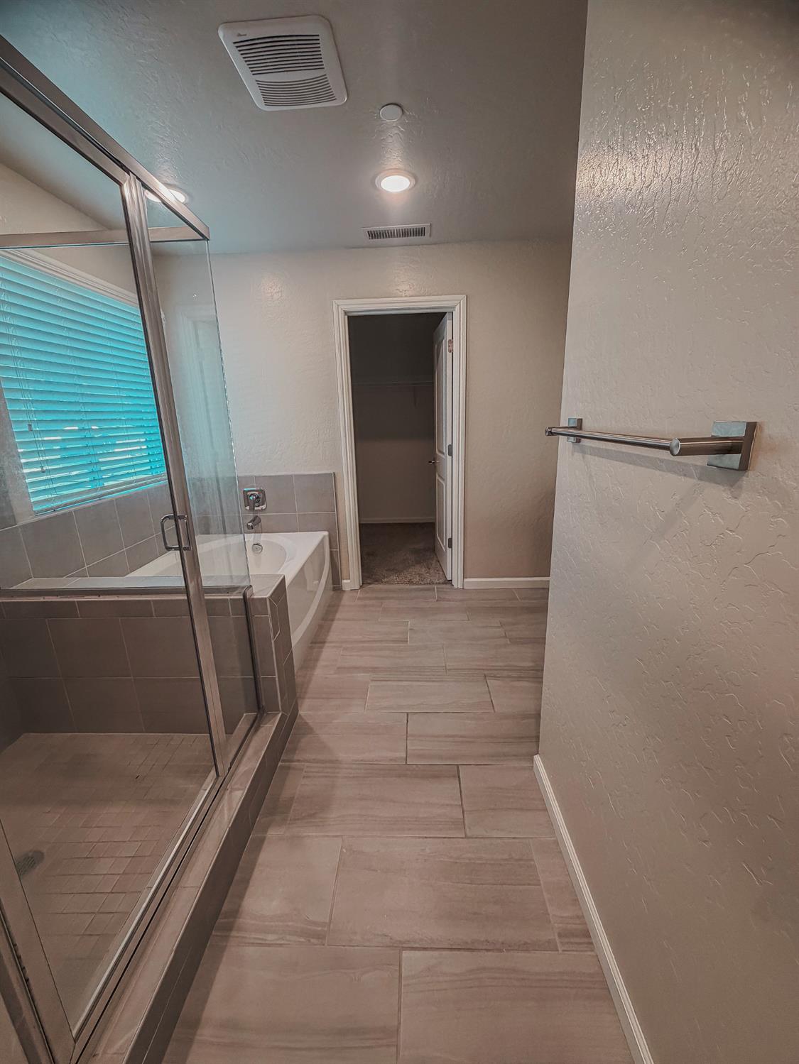 3335 Las Rosas Ave, Clovis, CA 93619