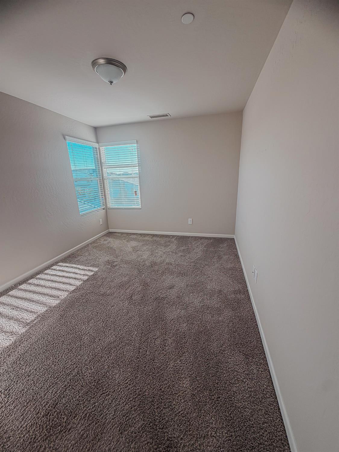 3335 Las Rosas Ave, Clovis, CA 93619