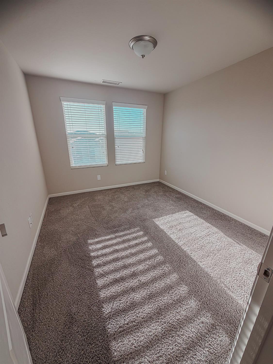 3335 Las Rosas Ave, Clovis, CA 93619