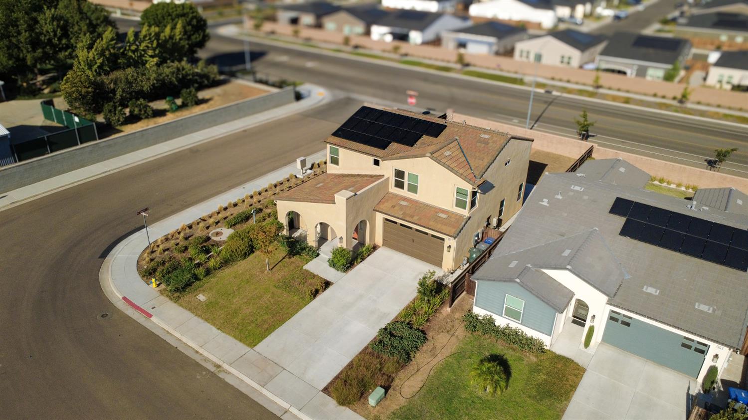 3335 Las Rosas Ave, Clovis, CA 93619