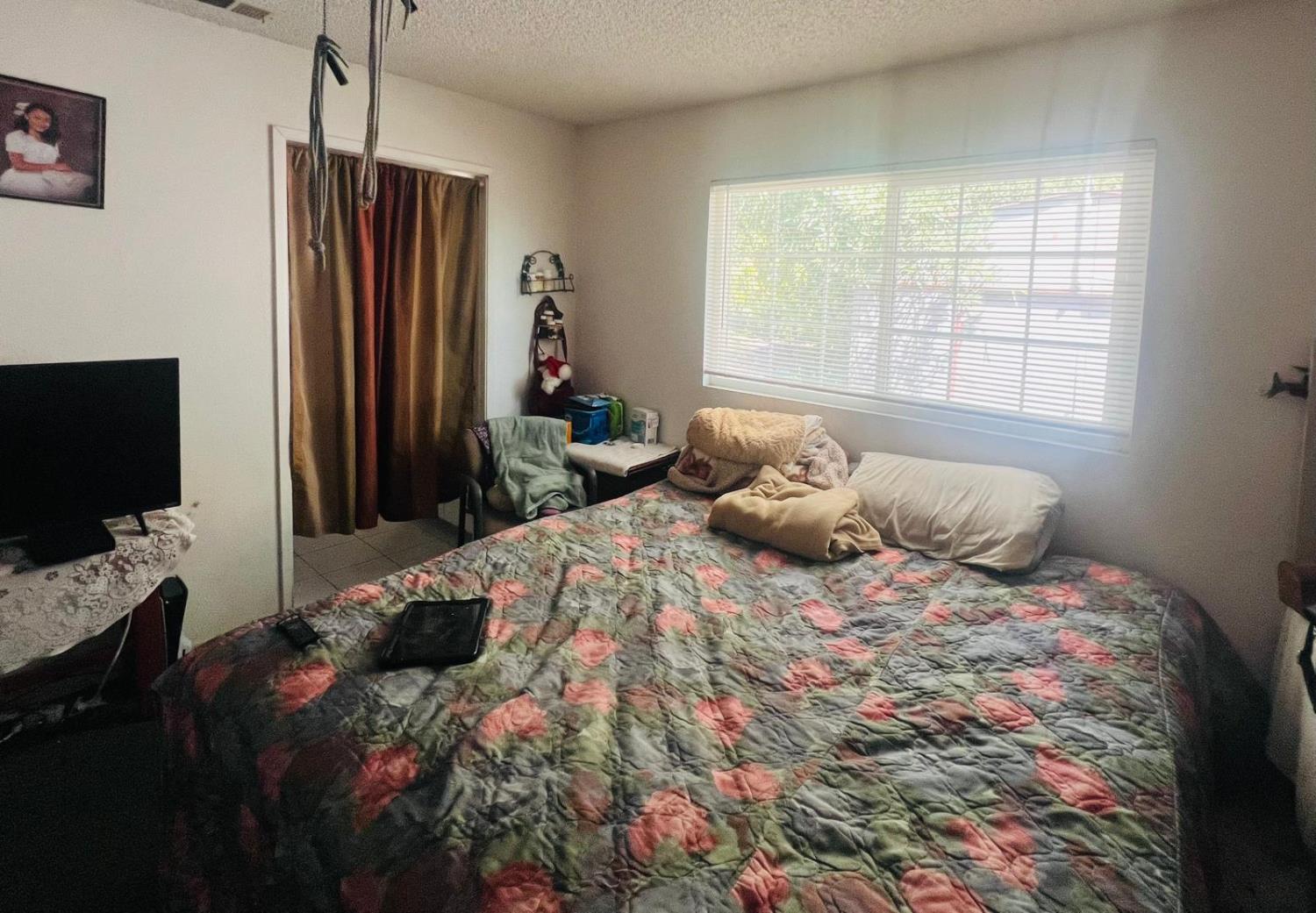 1029 E Cortland Ave, Fresno, CA 93704