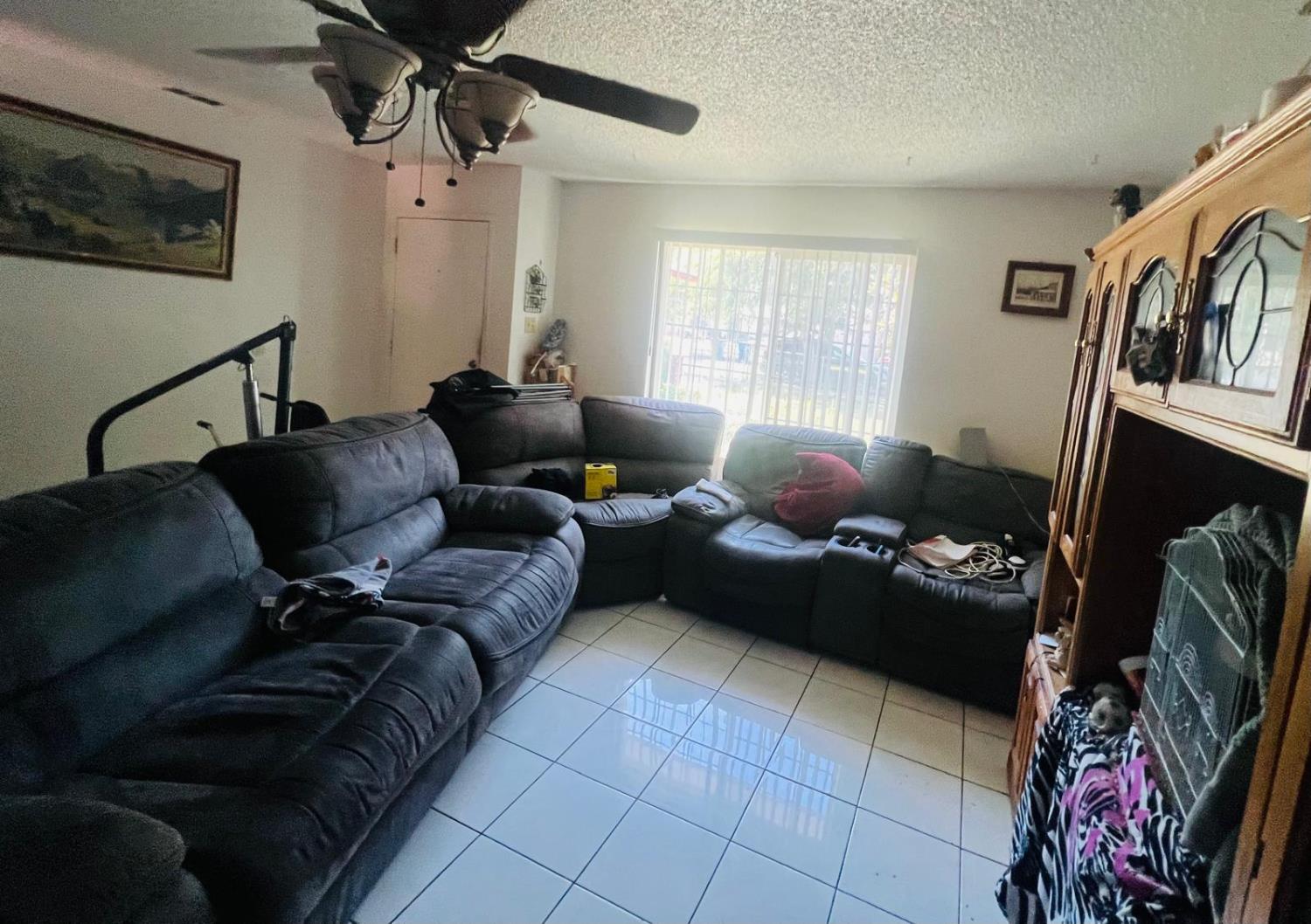 1029 E Cortland Ave, Fresno, CA 93704
