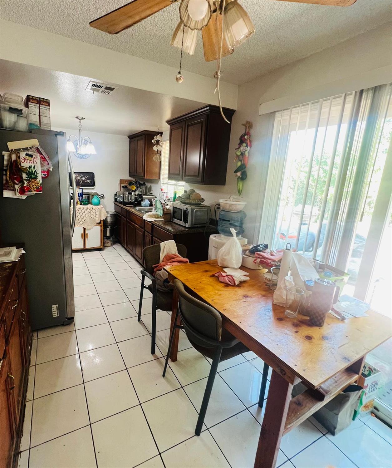 1029 E Cortland Ave, Fresno, CA 93704